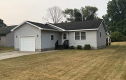 325 W 5th Avenue, Reed City, MI 49677