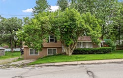 325 S 8th Avenue W, Newton, IA 50208