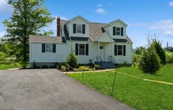 715 Pittstown Rd, Franklin Twp., NJ 08825-4149