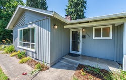 3005 COUNTRY LN, Eugene, OR 97401