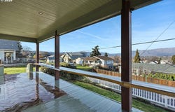 1022 E 10TH St, TheDalles, OR 97058