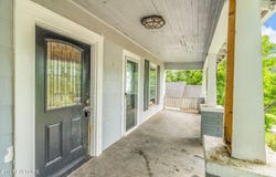 906 N B St, Lenoir City, TN 37771