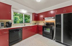 6930 SW BRIER PL, Portland, OR 97219