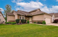 833 Lakeview Court, Kent, OH 44240