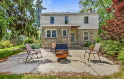 129 S Jackson St, Elkhorn, WI 53121