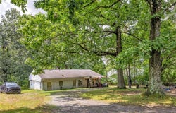 125 Aiken Ln, Mars, PA 16046