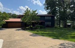 5605 Pleasant View Drive, Nashport, OH 43830