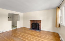 81 Pond St, Franklin, MA 02038