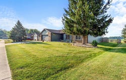 10010 Winding Shores Drive, New Haven, IN 46774