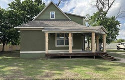 28 E Bigger St, Hutchinson, KS 67501