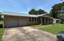 402 HIGHLAND AVENUE, SCOTTSBORO, AL 35769