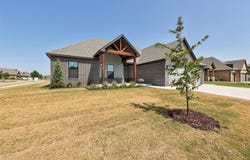 5700 Gold Stone Court, Mustang, OK 73064