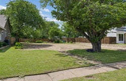 1110 S Pine Street, Grapevine, TX 76051