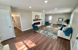 225 E Macoupin Street, Staunton, IL 62088