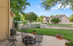 16521 E. Debra St, Independence, MO 64055