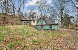 200 clairton blvd, Pleasant Hills, PA 15236