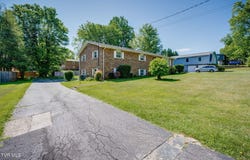 1021 Somerset Drive, Johnson City, TN 37604