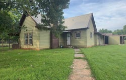 201 S Oak Street, Pauls Valley, OK 73075
