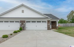 307 Breckinridge Circle, Vine Grove, KY 40175
