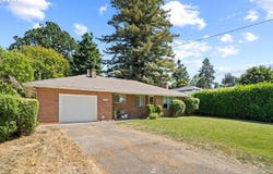 916 HARRISON ST, Oregon City, OR 97045