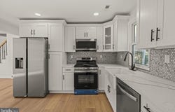 151 MOORE Avenue, BARRINGTON, NJ 08007