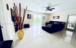 1245 SW 85th Ave, Miami, FL 33144