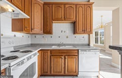 8600 LIBERTY ST #102, MANASSAS, VA 20110