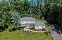 11 Lyon Road, Middletown, NJ 07748