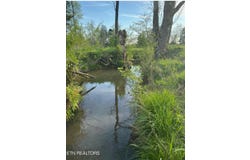 1361 Paint Rock Valley Rd, Philadelphia, TN 37846