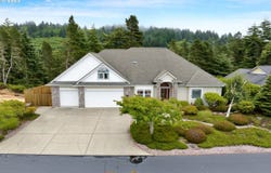 40 Ocean Dunes DR, Florence, OR 97439