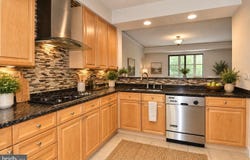19350 MAGNOLIA GROVE Square, LEESBURG, VA 20176