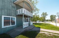 108 College Avenue, Licking, MO 65542
