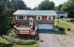 7915 Moline Road, Waterloo, IA 50703