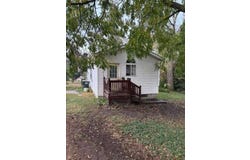 1811 11th St E, Glencoe, MN 55336