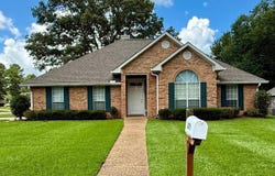 829 Windward Drive, Richland, MS 39218