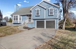 1034 N Parker Terrace, Olathe, KS 66061