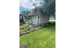 210 KENNEDY COURT, HANOVER, PA 17331