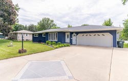 1107 Ridgemont Road, Waterloo, IA 50701