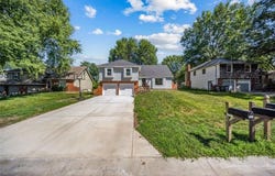 1116 N Walker Lane, Olathe, KS 66061