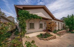 2202 Robbinwood Lane, Longview, TX 75601