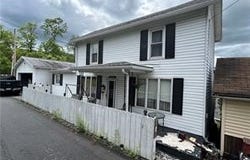 42 Walnut Ave, Dunbar, PA 15431