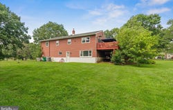 111 HOWARD WAY, PENNINGTON, NJ 08534