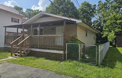 708 Ilchester Ave, Middlesboro, KY 40965