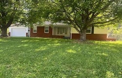 2124 S Kimbrough Avenue, Springfield, MO 65807