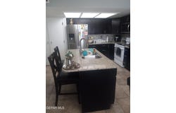 6201 ESCONDIDO Drive unit: 7-C, El Paso, TX 79912