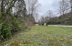 2643 HWY 421, Manchester, KY 40962