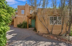 322 Magdalena Road, Santa Fe, NM 87501