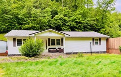1621 Caudill Fork Road, Oil Springs, KY 41238
