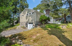 7 Rocky Knoll Road, Cape Elizabeth, ME 04107