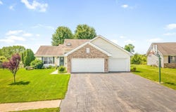 760 N fieldcrest, BYRON, IL 61010